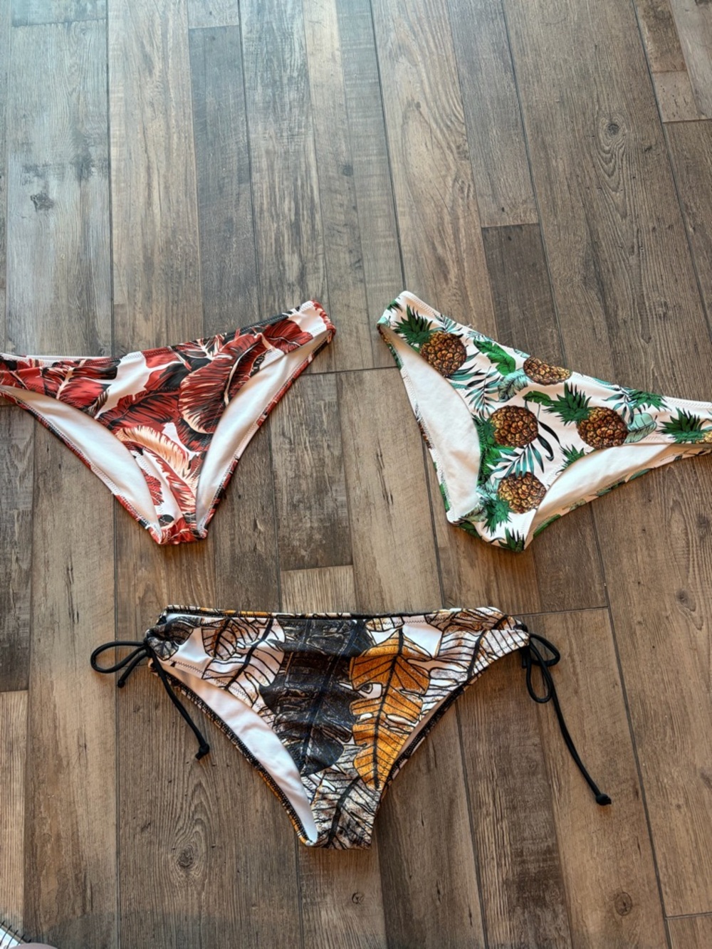 Women’s SHEIN Bikini Bottoms (3)